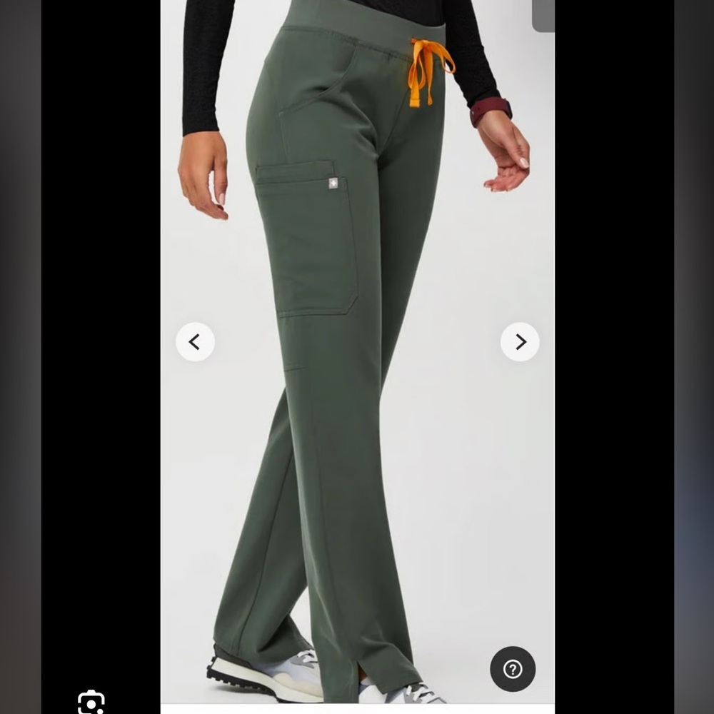 Figs Kade cargo scrubs moss green and orange XL 
  po 3945    w23sw2022